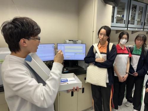 Visit to CUHK Chemistry Department