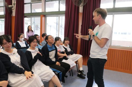 25-26 The "Global Perspective Dialogue" Human Library